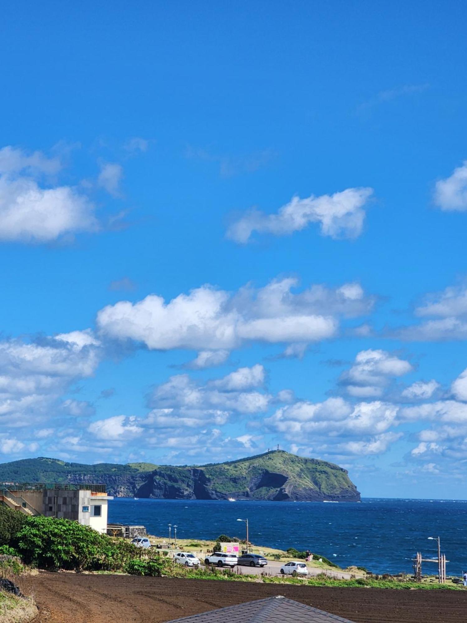 Pureun Jeju Pension Szogüpho Kültér fotó