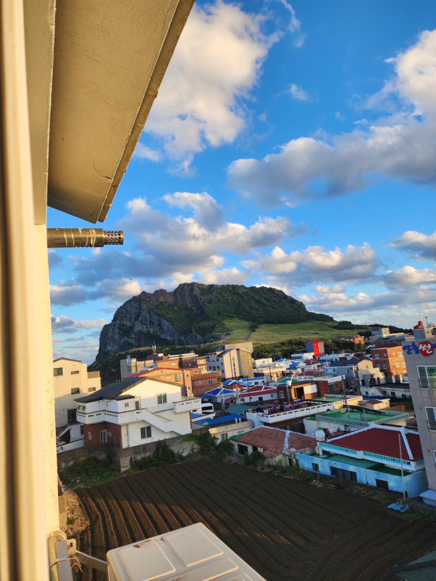 Pureun Jeju Pension Szogüpho Kültér fotó