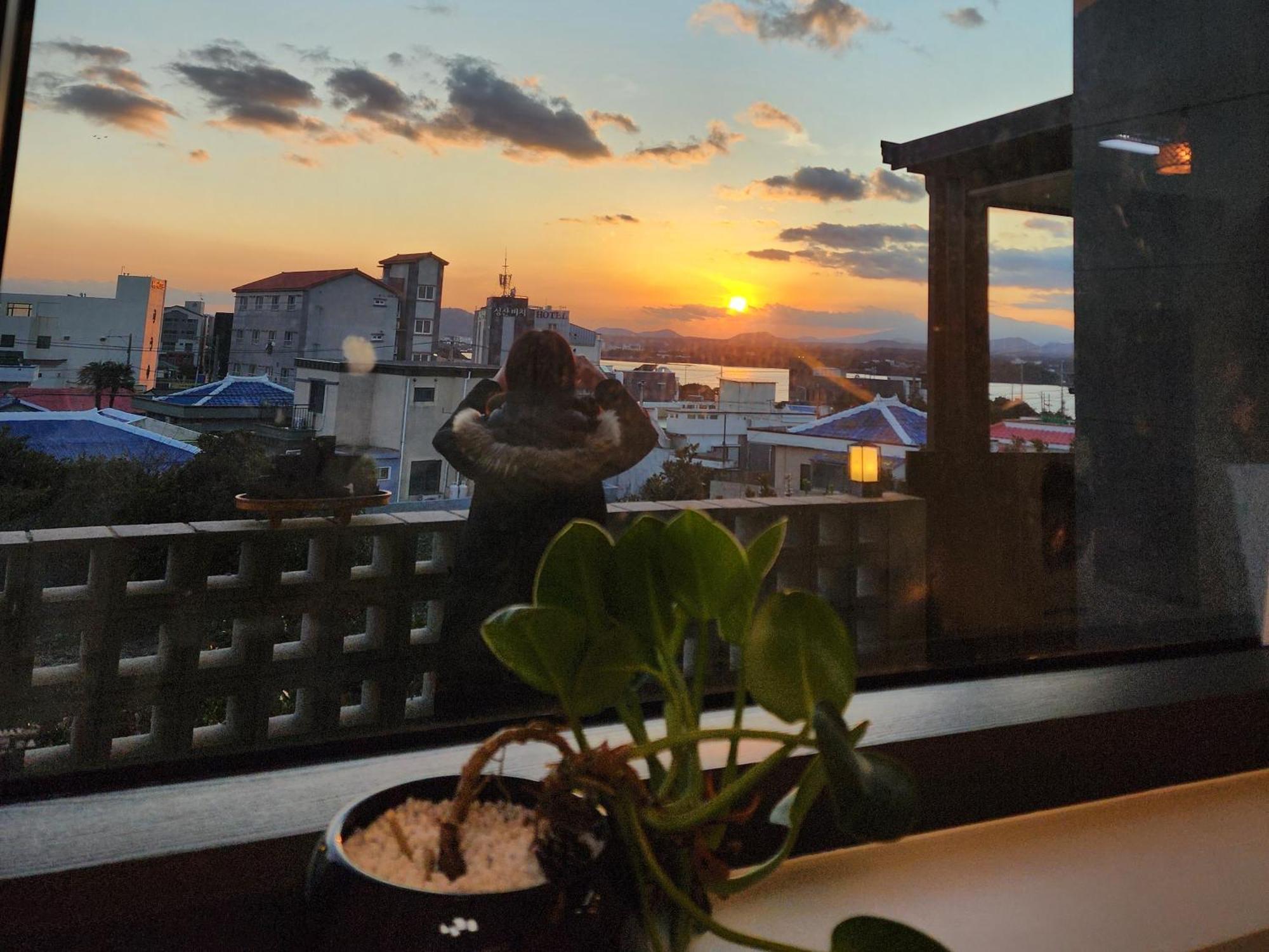 Pureun Jeju Pension Szogüpho Kültér fotó