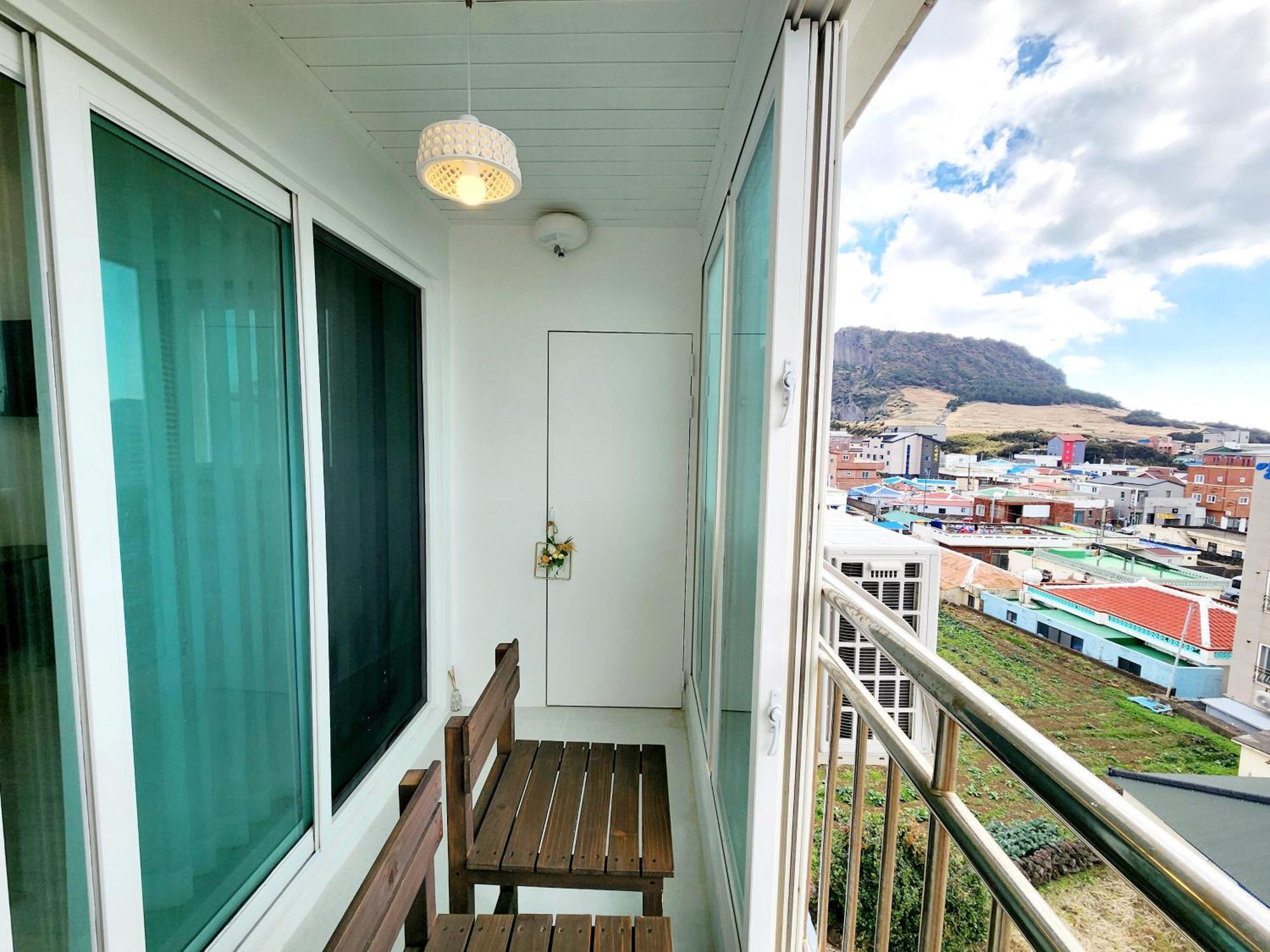 Pureun Jeju Pension Szogüpho Kültér fotó