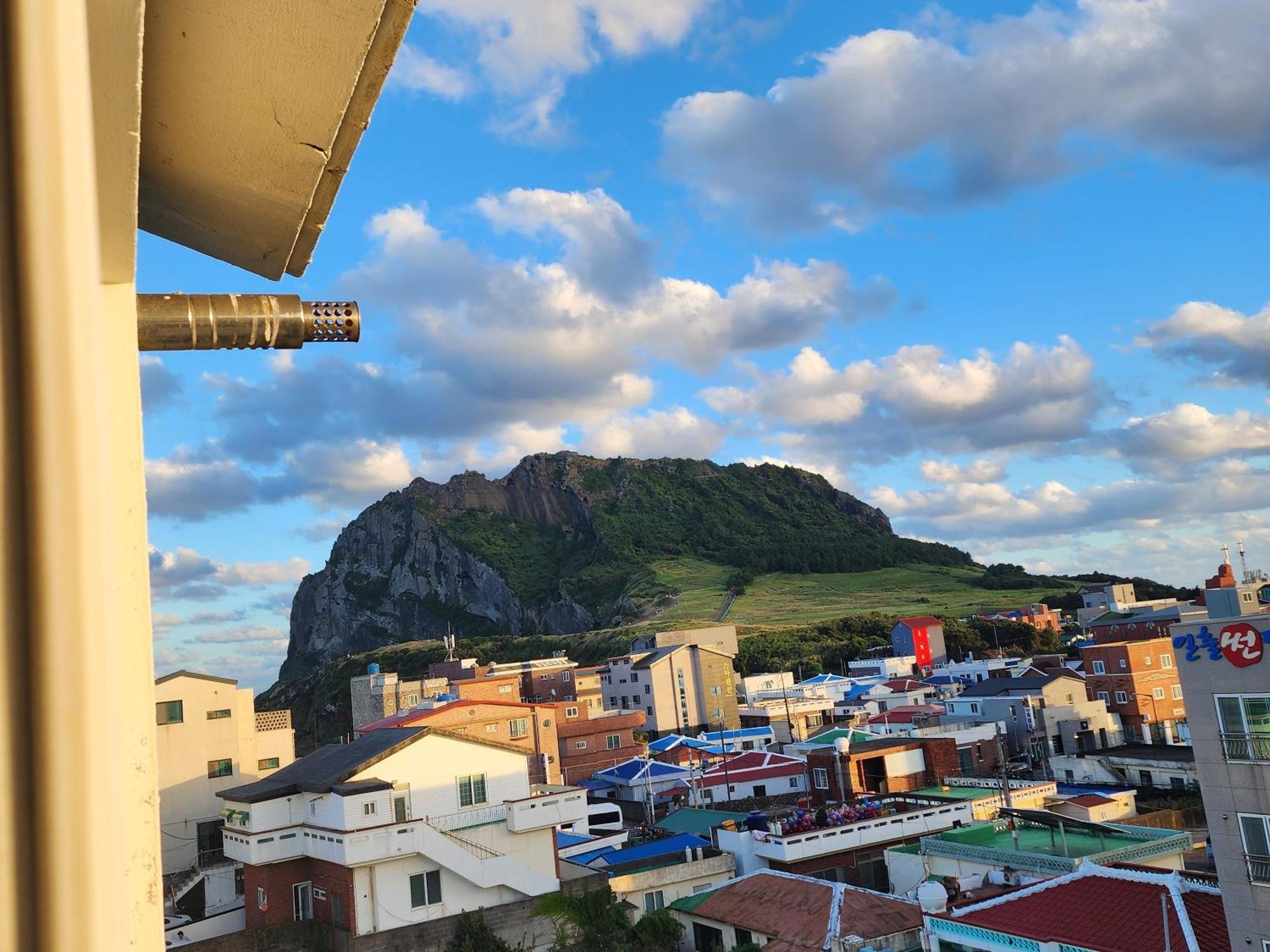 Pureun Jeju Pension Szogüpho Kültér fotó